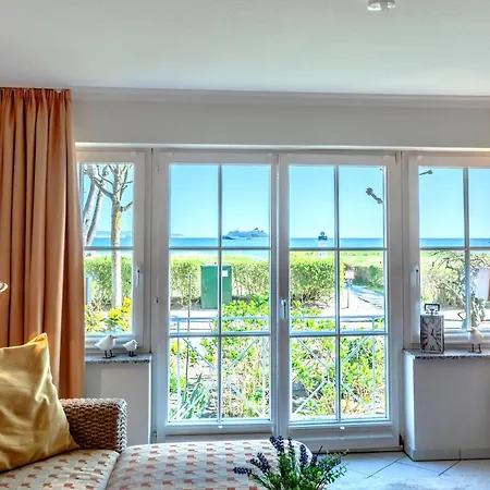 Seeschloss, App 03, Direkt An Der Strandpromenade, Toplage Apartment
