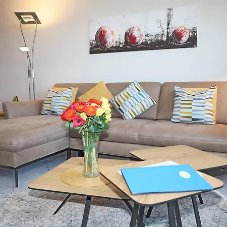 Apartment Seeschloss, App 03, Direkt An Der Strandpromenade, Toplage