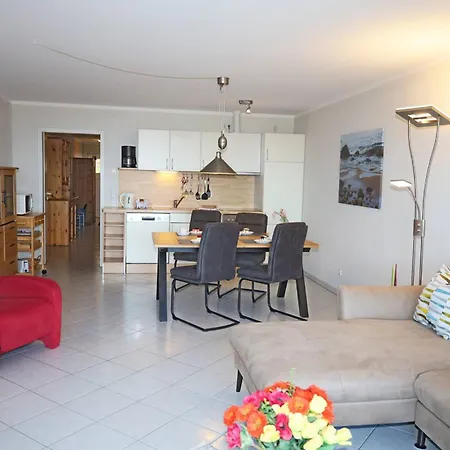 Apartment Seeschloss, App 03, Direkt An Der Strandpromenade, Toplage Binz